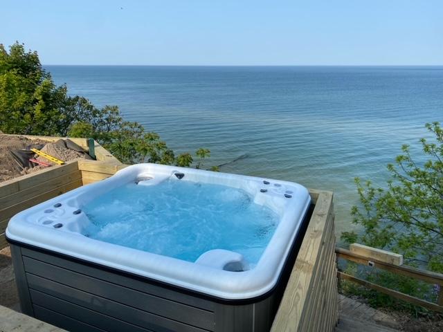 Tropical Spas and Pools