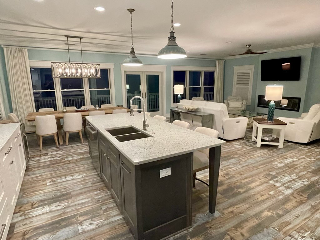 Designs by Tracy, LLC